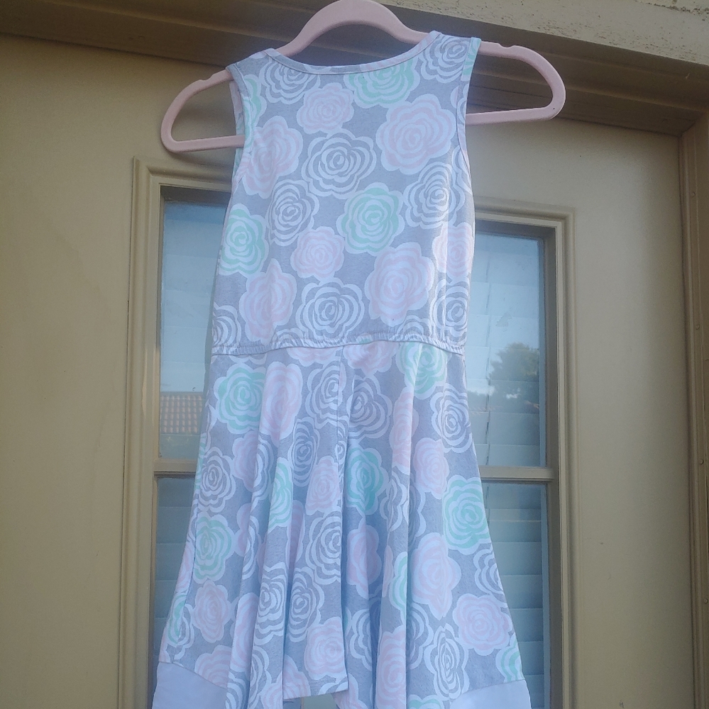 Dresses - Picture 2 of 3